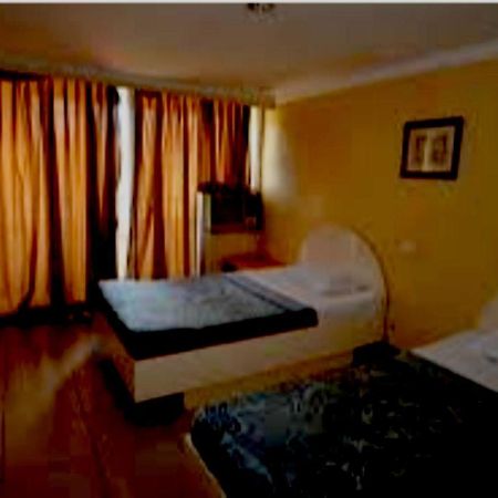 Oyo 672 Capitol Tourist Inn Cebu Екстериор снимка